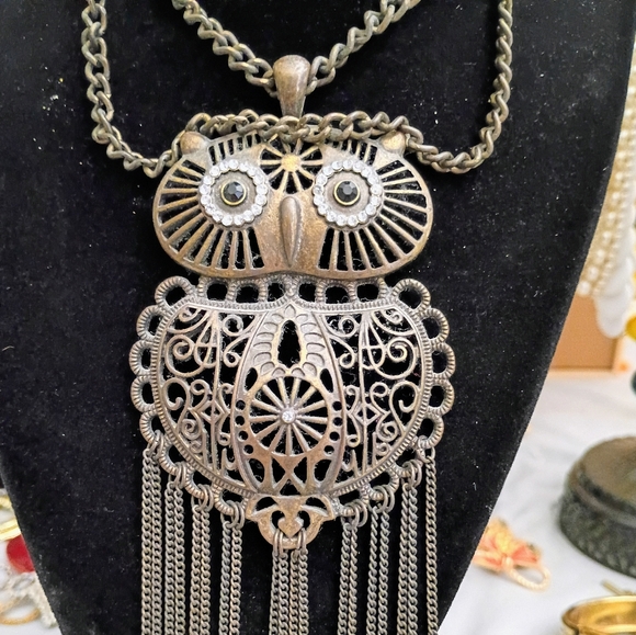 Vintage Owl Pendant Necklace - Picture 2 of 3